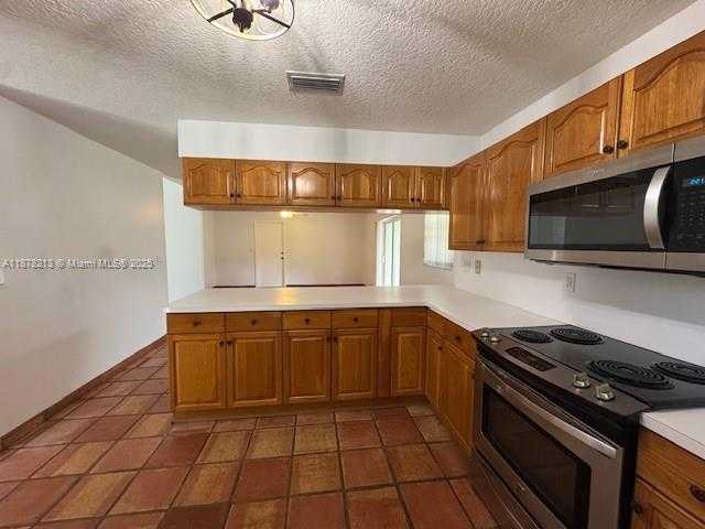 Small Image of 10514 SOUTH WEST 127TH CT, Miami Number 12