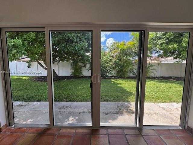 Small Image of 10514 SOUTH WEST 127TH CT, Miami Number 17