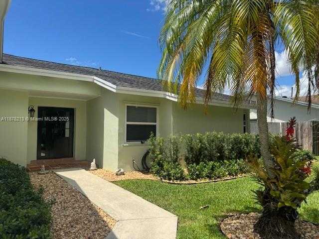Small Image of 10514 SOUTH WEST 127TH CT, Miami Number 2