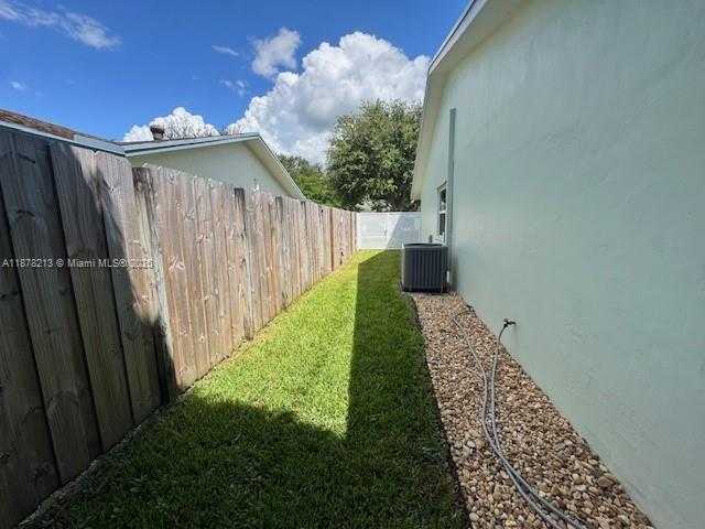 Small Image of 10514 SOUTH WEST 127TH CT, Miami Number 29