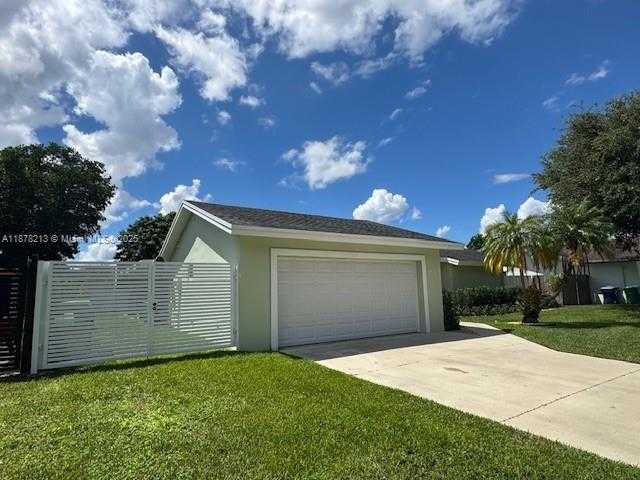 Small Image of 10514 SOUTH WEST 127TH CT, Miami Number 3