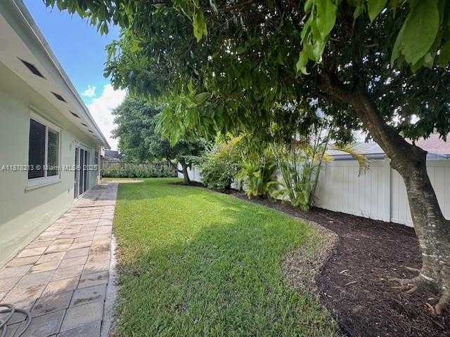 Small Image of 10514 SOUTH WEST 127TH CT, Miami Number 30