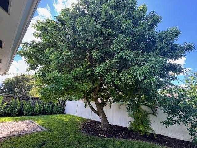 Small Image of 10514 SOUTH WEST 127TH CT, Miami Number 32