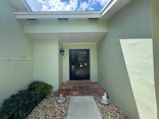 Small Image of 10514 SOUTH WEST 127TH CT, Miami Number 5