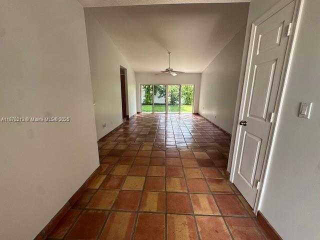 Small Image of 10514 SOUTH WEST 127TH CT, Miami Number 6