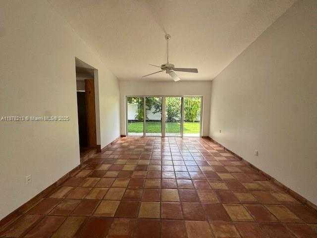 Small Image of 10514 SOUTH WEST 127TH CT, Miami Number 7