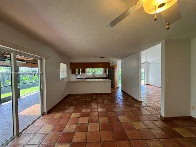 Small Image of 10514 SOUTH WEST 127TH CT, Miami Number 8