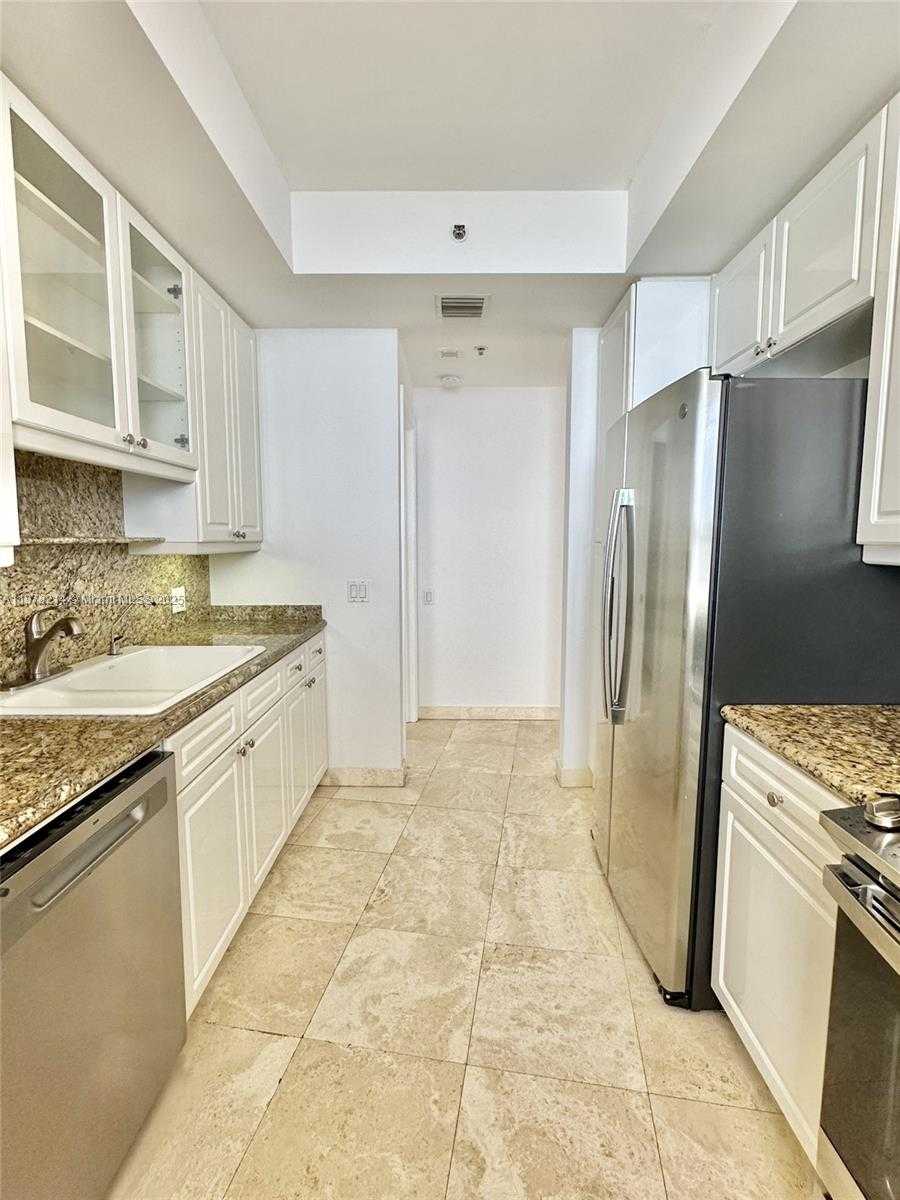 Small Image of 808 BRICKELL KEY DR #3106, Miami Number 10