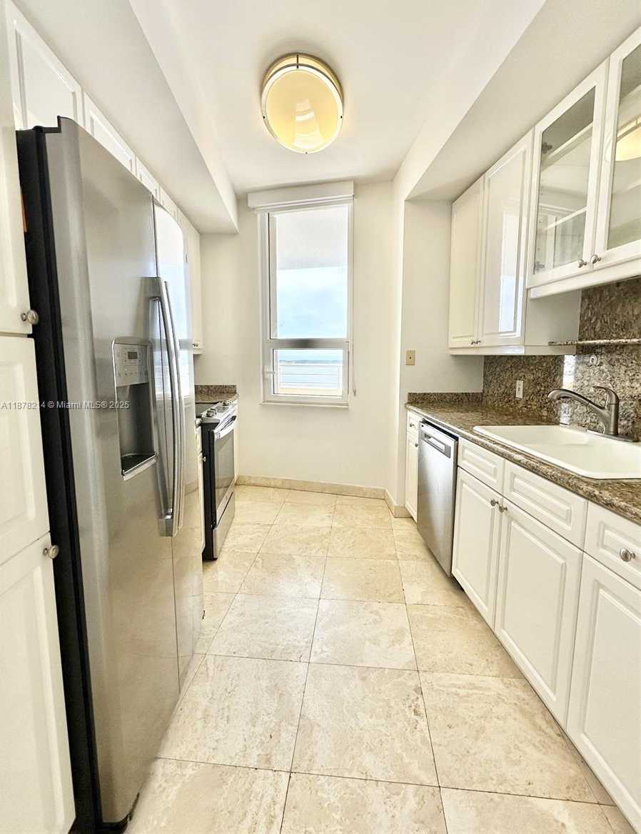 Small Image of 808 BRICKELL KEY DR #3106, Miami Number 11