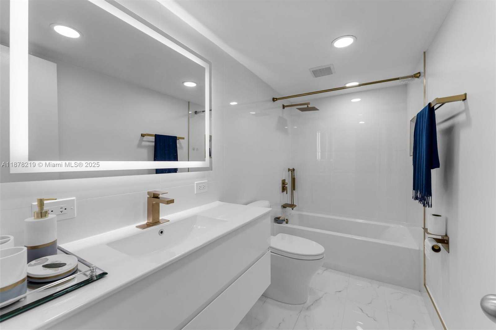 Small Image of 13951 KENDALE LAKES CIR #307A, Miami Number 13
