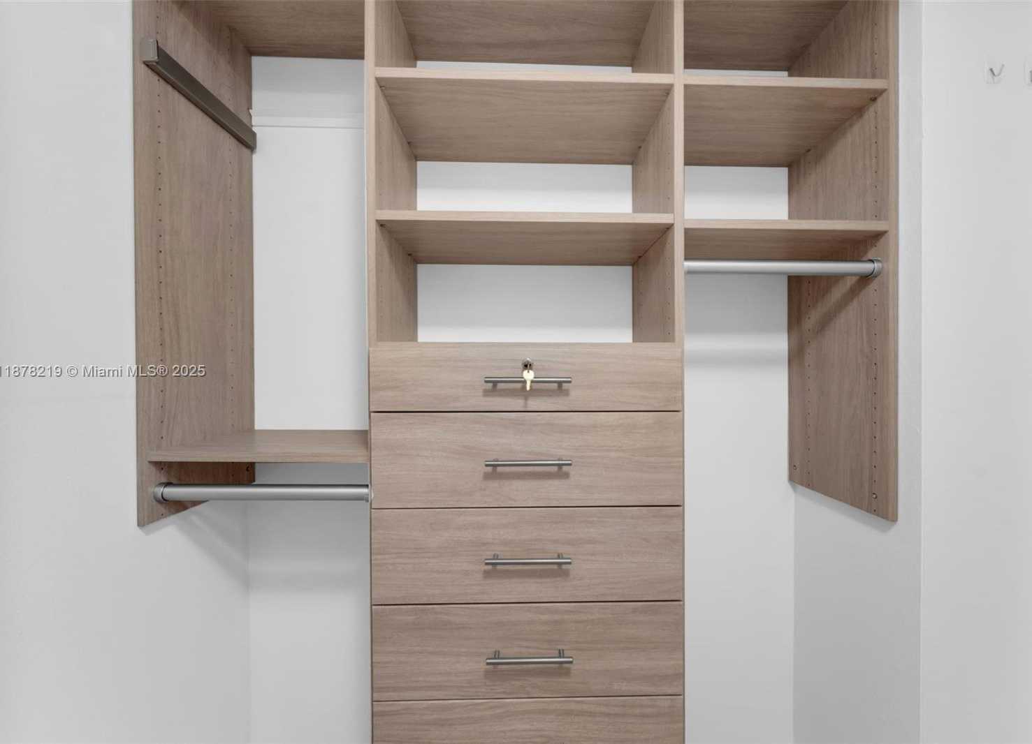 Small Image of 13951 KENDALE LAKES CIR #307A, Miami Number 15