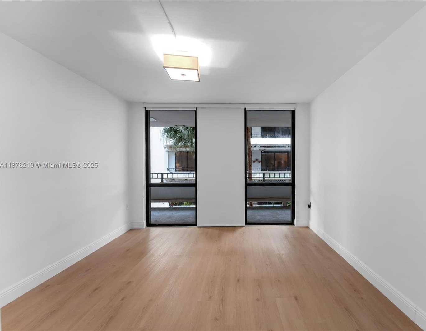 Small Image of 13951 KENDALE LAKES CIR #307A, Miami Number 16