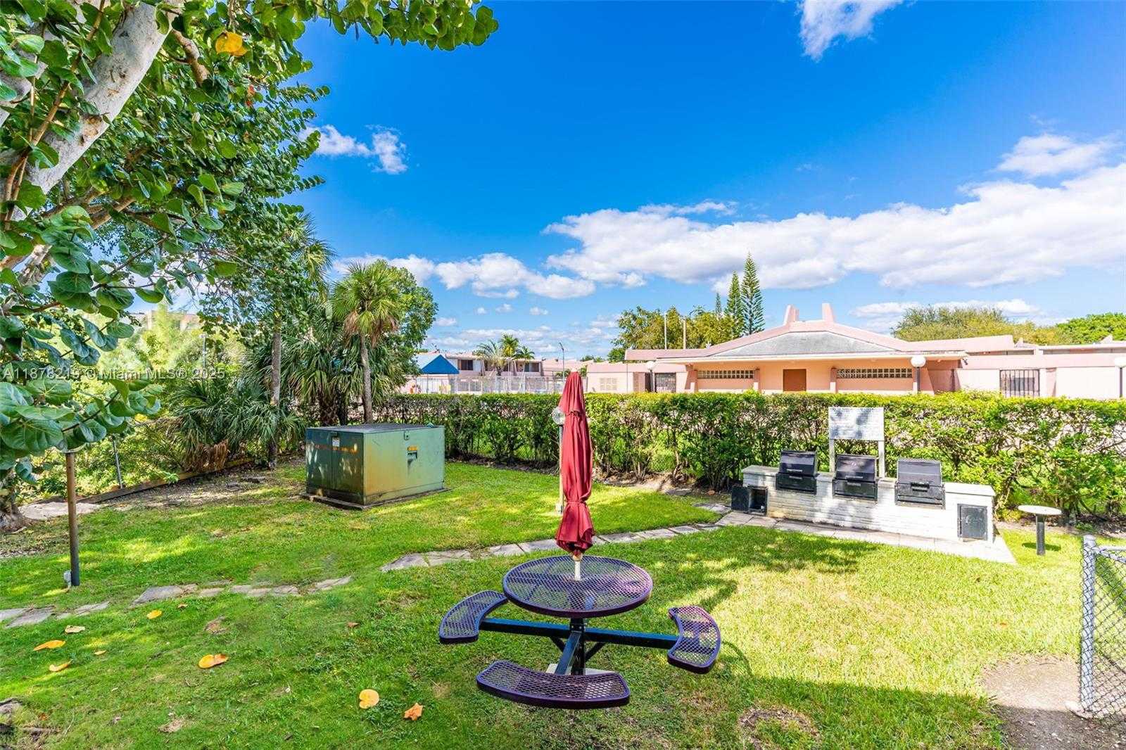 Small Image of 13951 KENDALE LAKES CIR #307A, Miami Number 29
