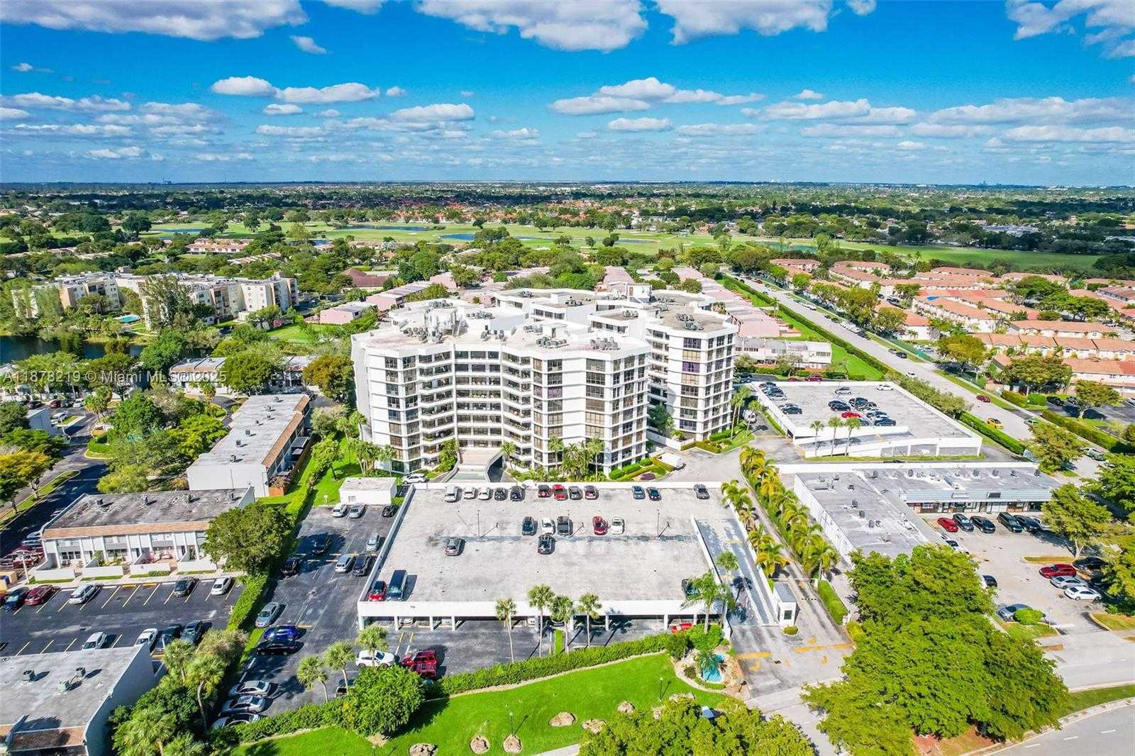 Small Image of 13951 KENDALE LAKES CIR #307A, Miami Number 35