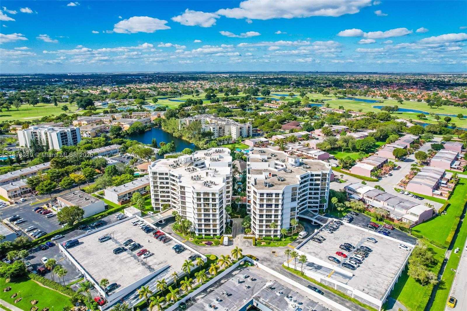 Small Image of 13951 KENDALE LAKES CIR #307A, Miami Number 36