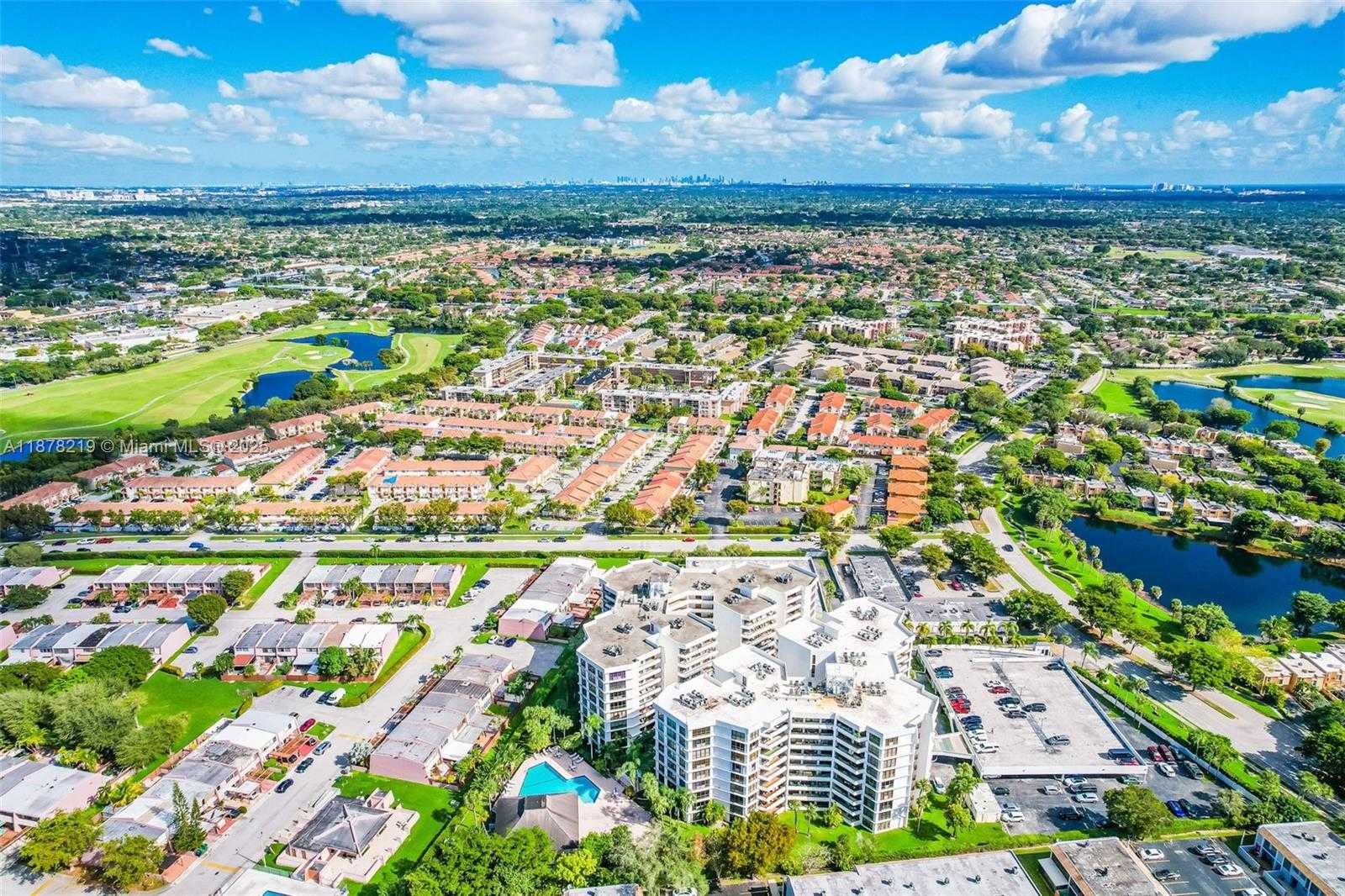 Small Image of 13951 KENDALE LAKES CIR #307A, Miami Number 39