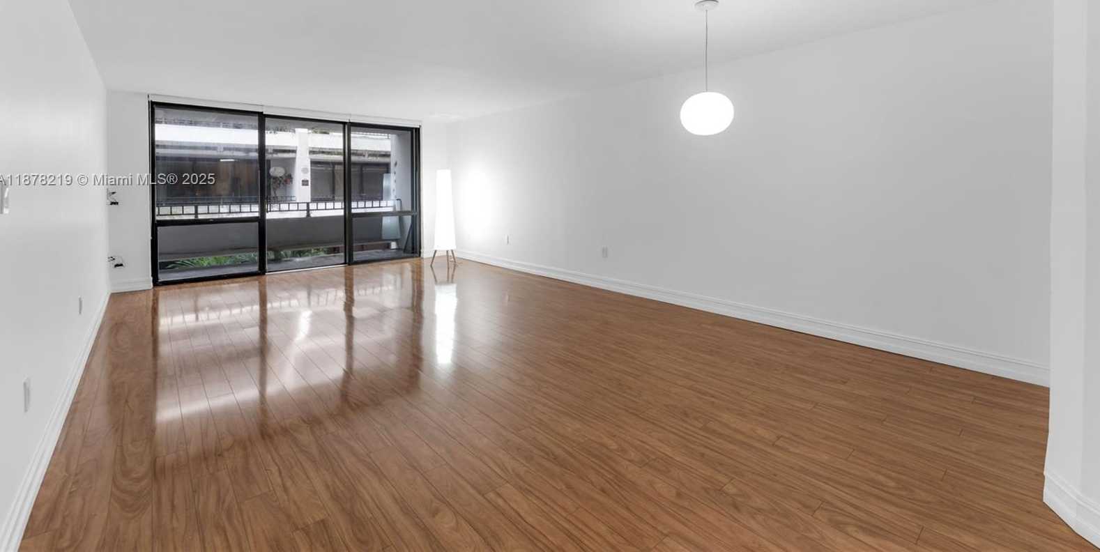 Small Image of 13951 KENDALE LAKES CIR #307A, Miami Number 7