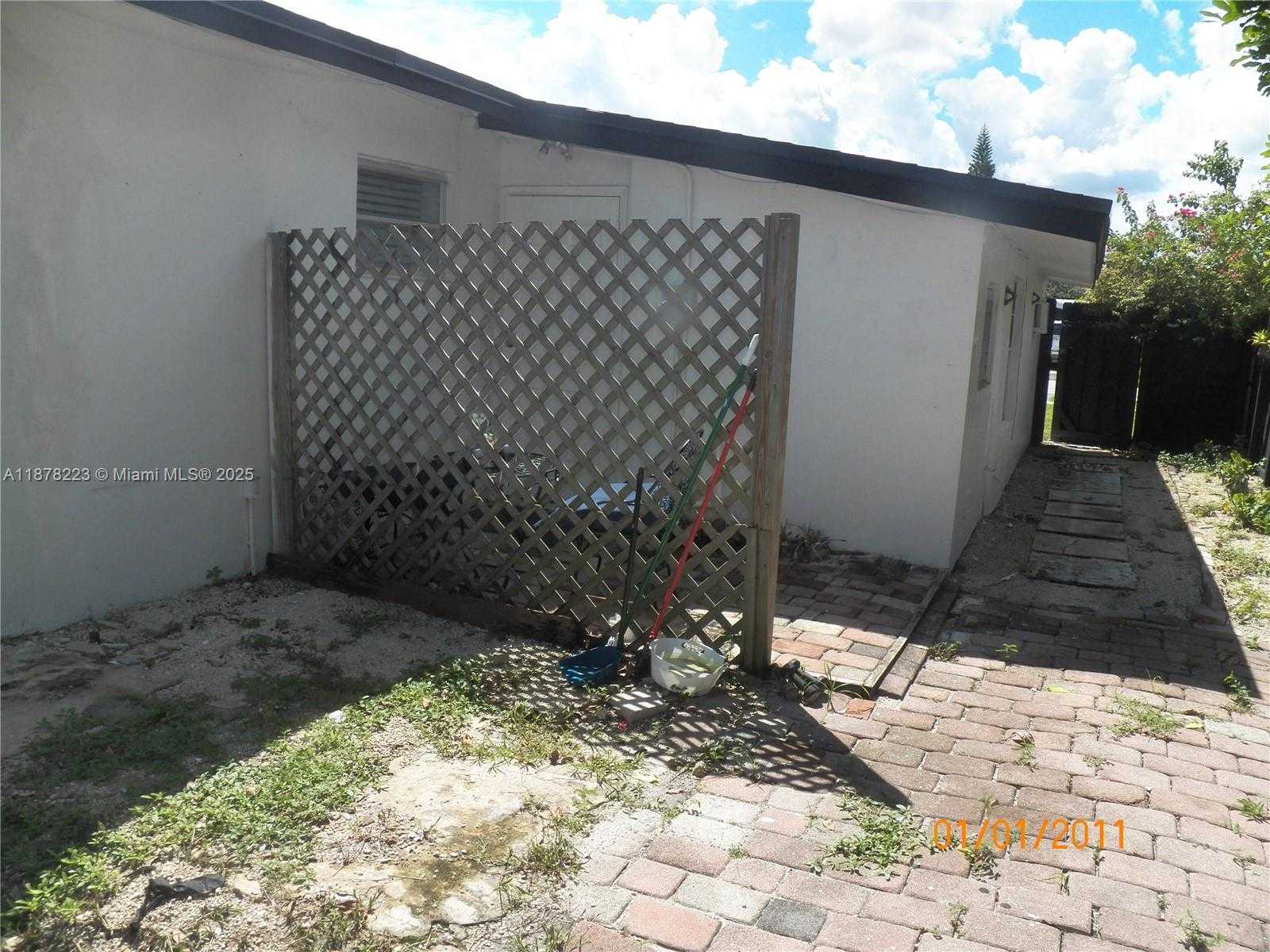 Small Image of 6451 COOLIDGE ST #1, Hollywood Number 2