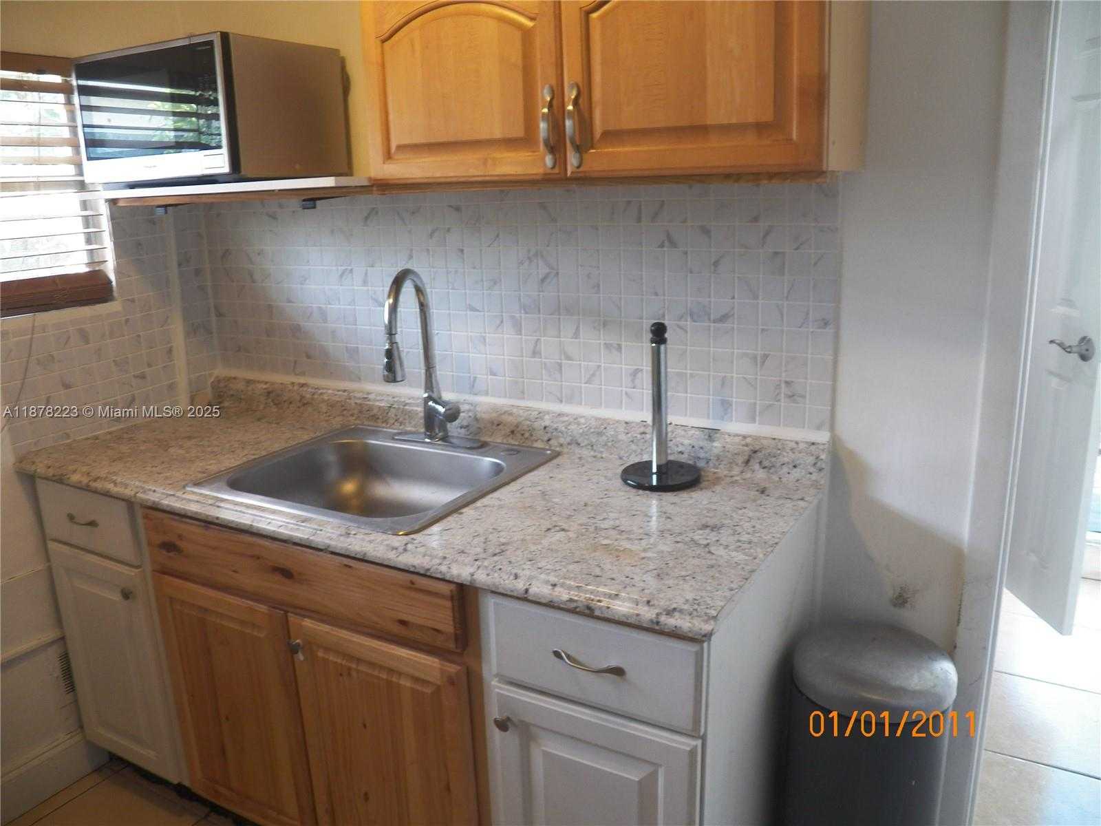 Small Image of 6451 COOLIDGE ST #1, Hollywood Number 3