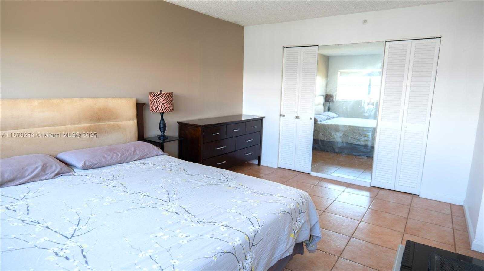 Small Image of 1881 WASHINGTON AVE #6H, Miami Beach Number 13