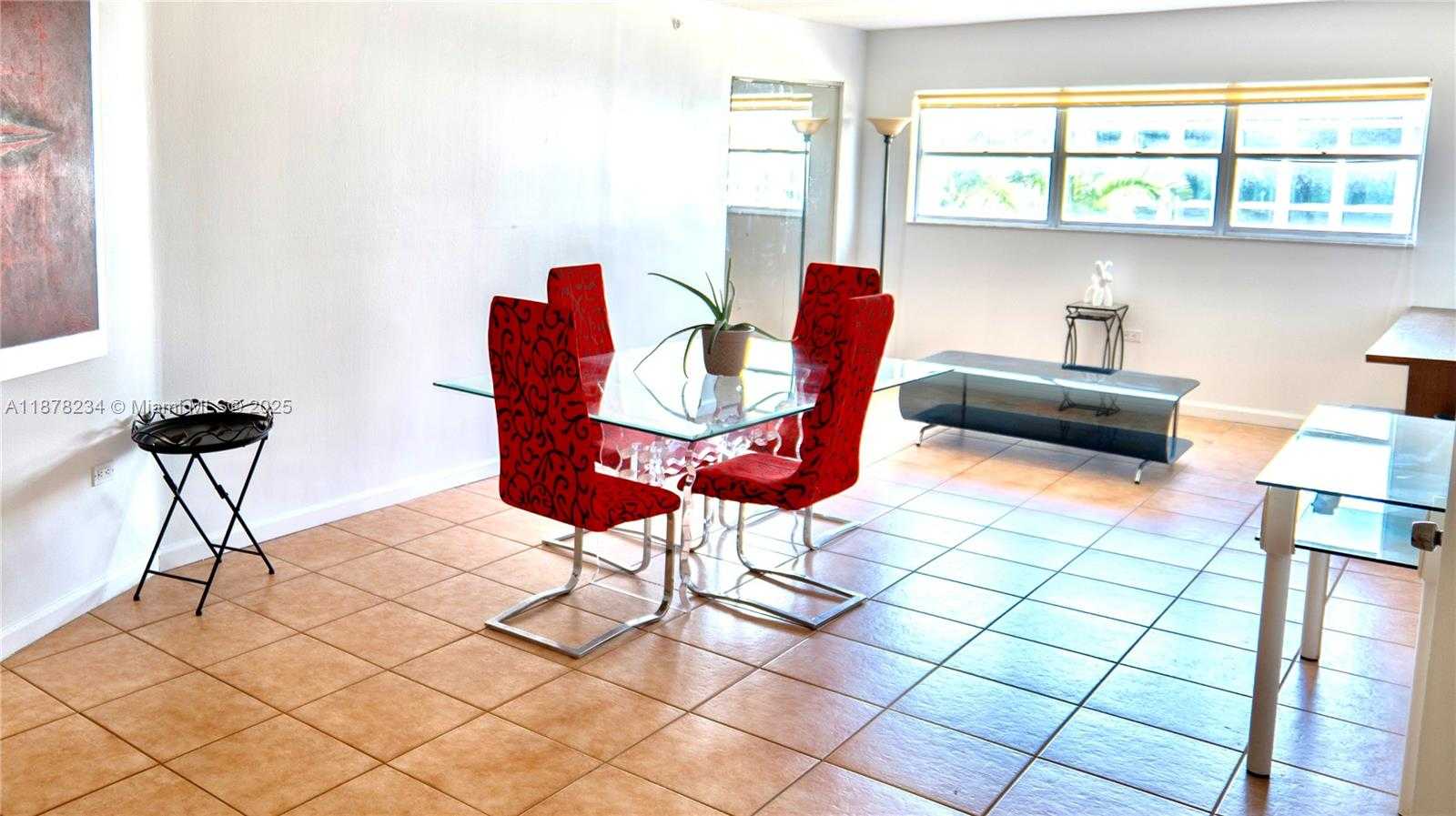 Small Image of 1881 WASHINGTON AVE #6H, Miami Beach Number 2
