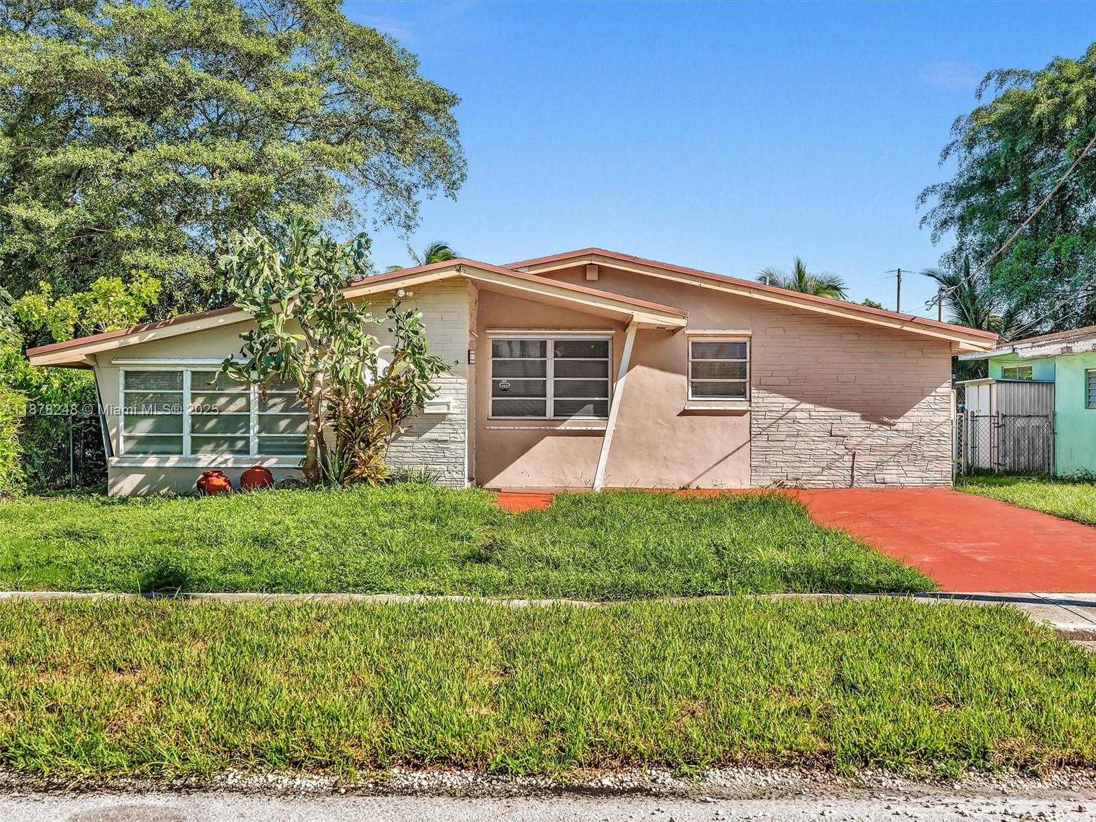 Small Image of 365 NORTH EAST 171ST TER, North Miami Beach Number 18