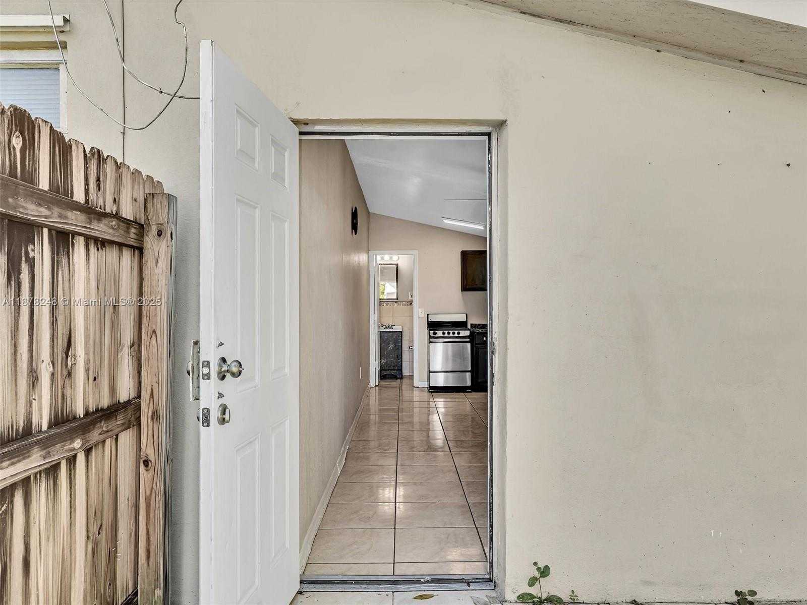 Small Image of 365 NORTH EAST 171ST TER, North Miami Beach Number 21
