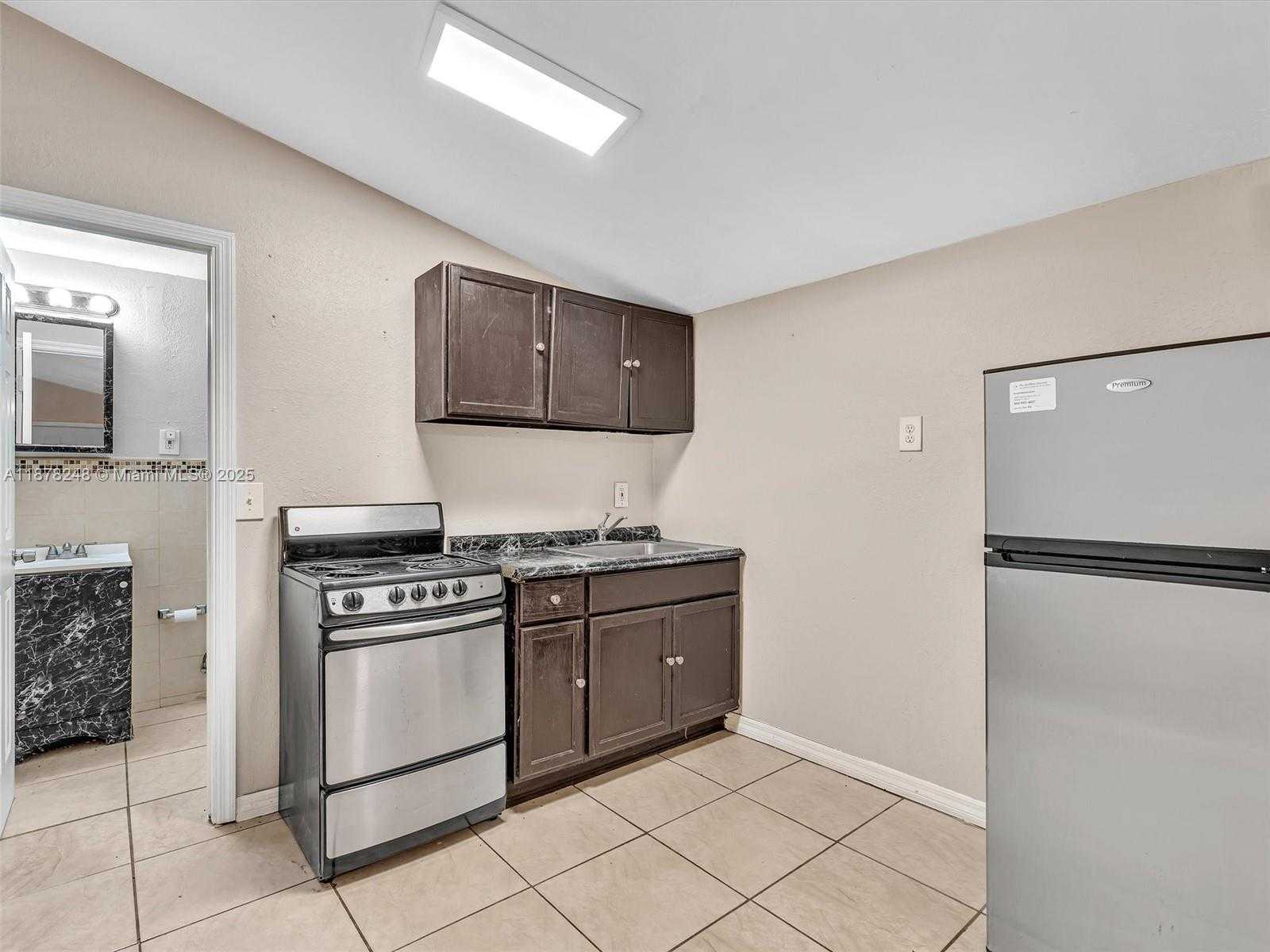 Small Image of 365 NORTH EAST 171ST TER, North Miami Beach Number 28