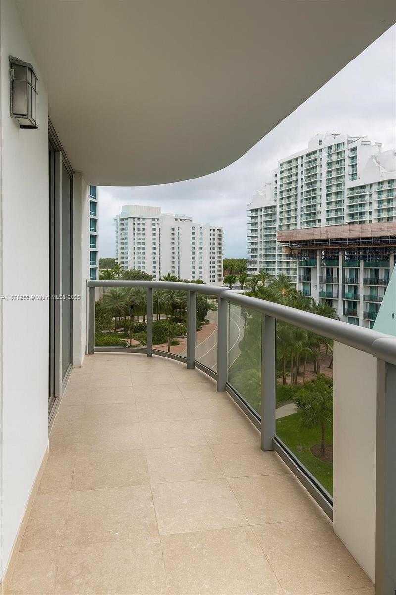Small Image of 6039 COLLINS AVE #828, Miami Beach Number 18