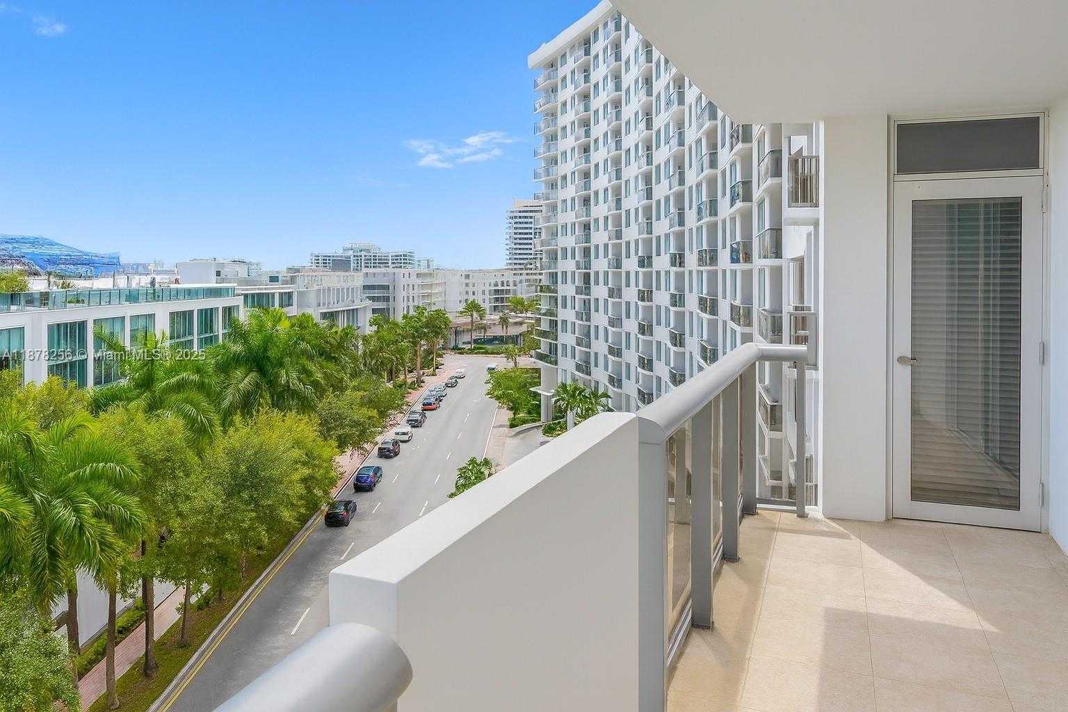 Small Image of 6039 COLLINS AVE #828, Miami Beach Number 19