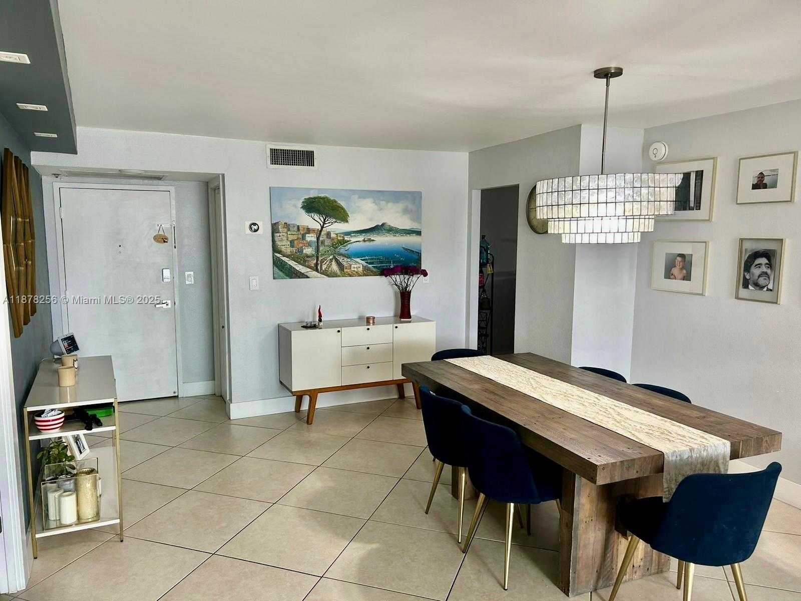 Small Image of 6039 COLLINS AVE #828, Miami Beach Number 4