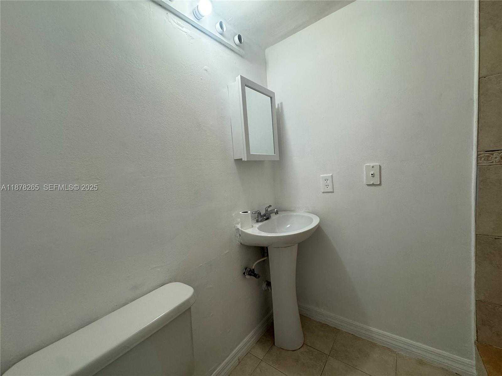 Small Image of 899 WEST AVE #8A, Miami Beach Number 12
