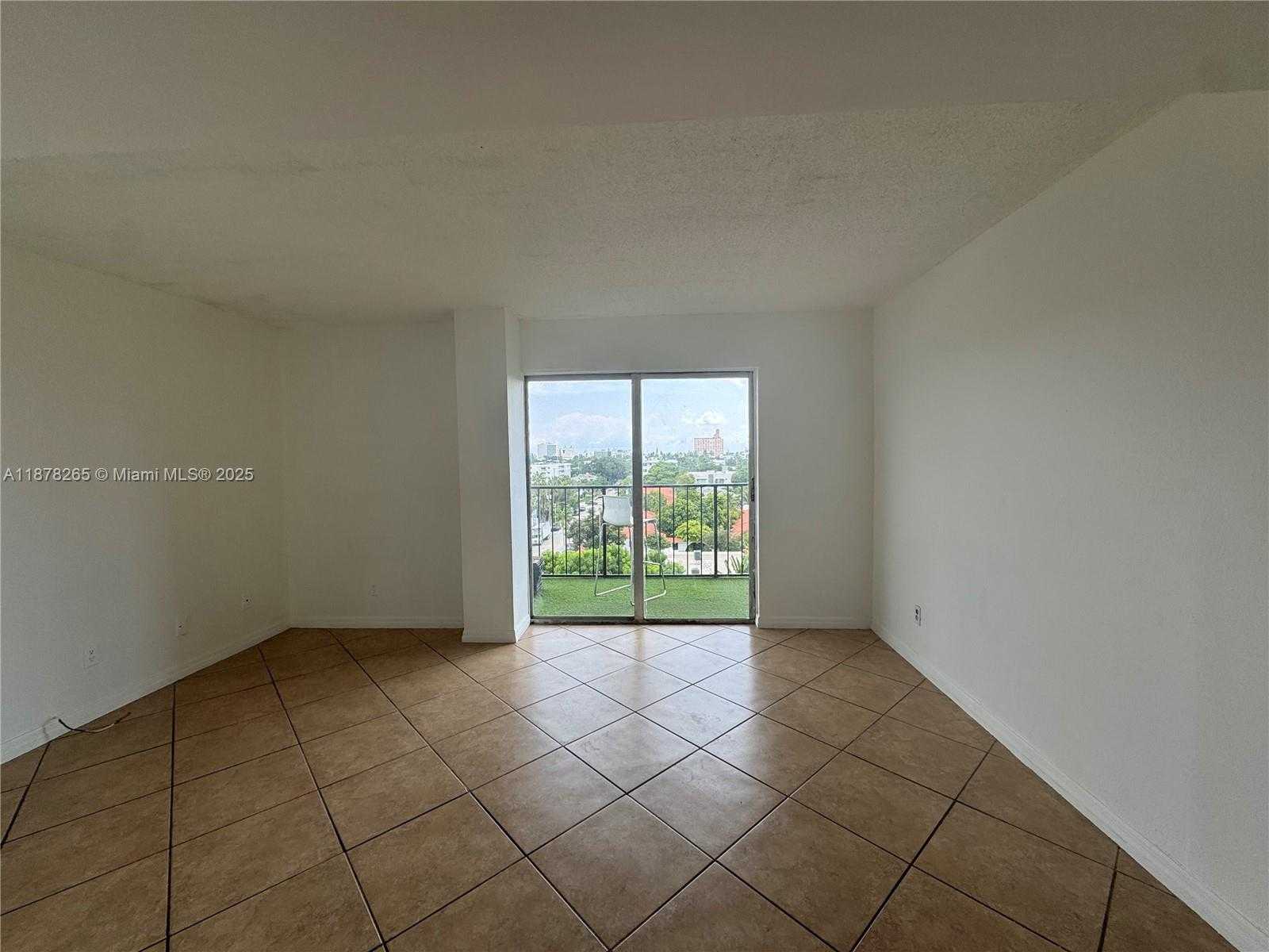 Small Image of 899 WEST AVE #8A, Miami Beach Number 5
