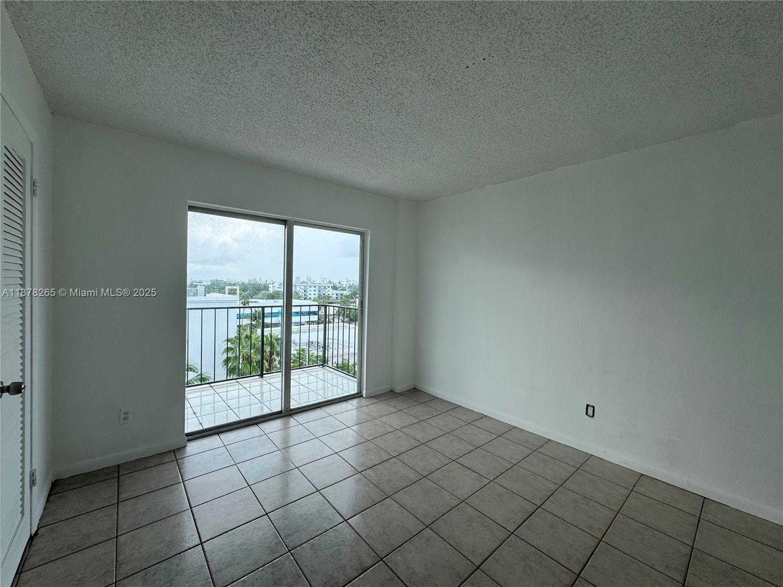 Small Image of 899 WEST AVE #8A, Miami Beach Number 8