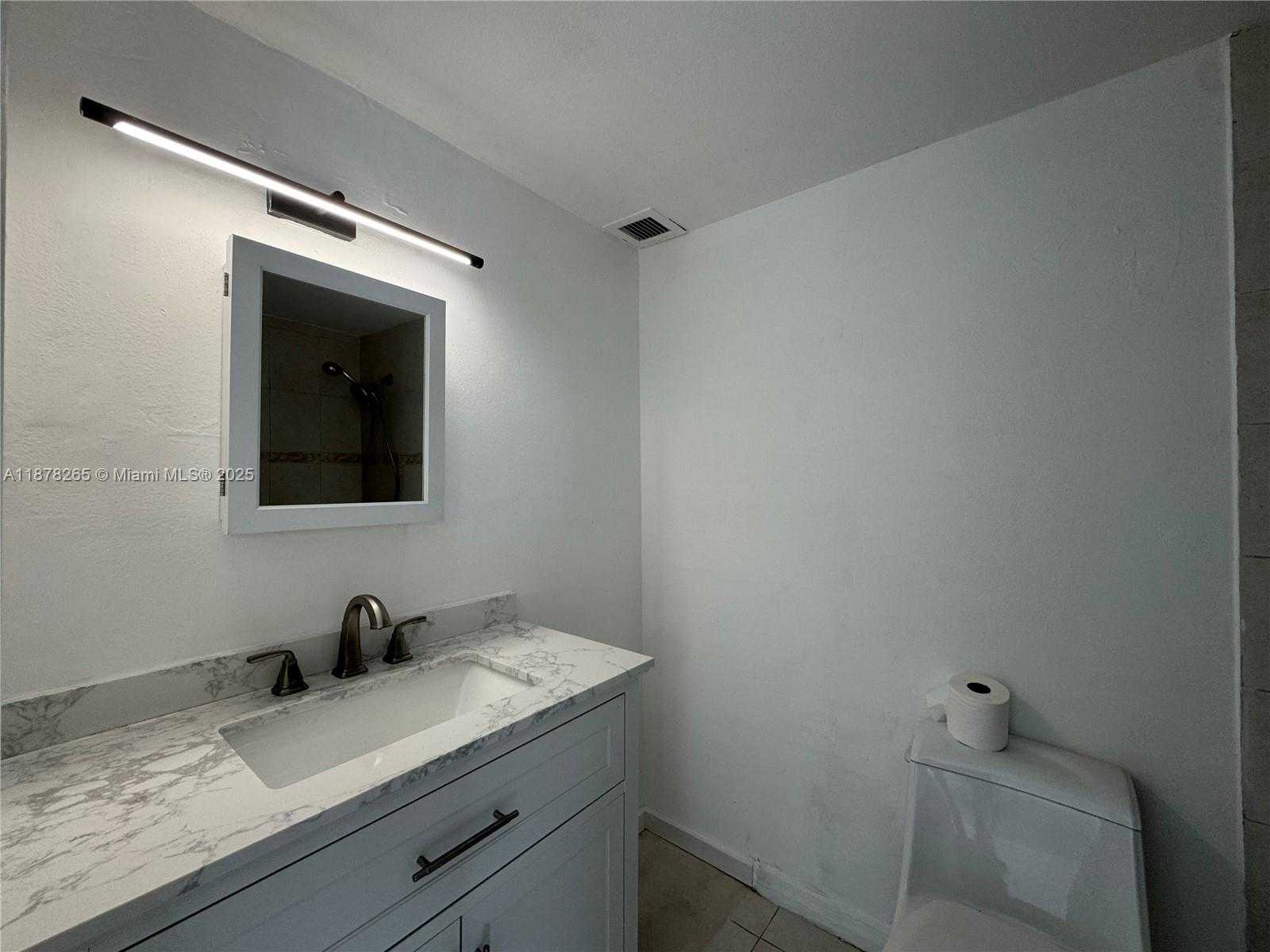 Small Image of 899 WEST AVE #8A, Miami Beach Number 9