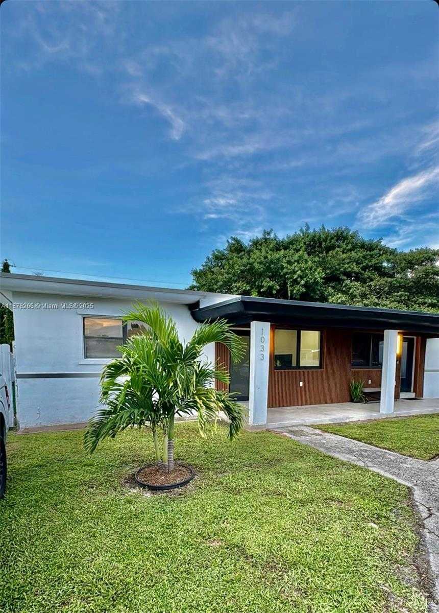 Small Image of 1031 NORTH WEST 108TH TER #1033, Miami Number 4