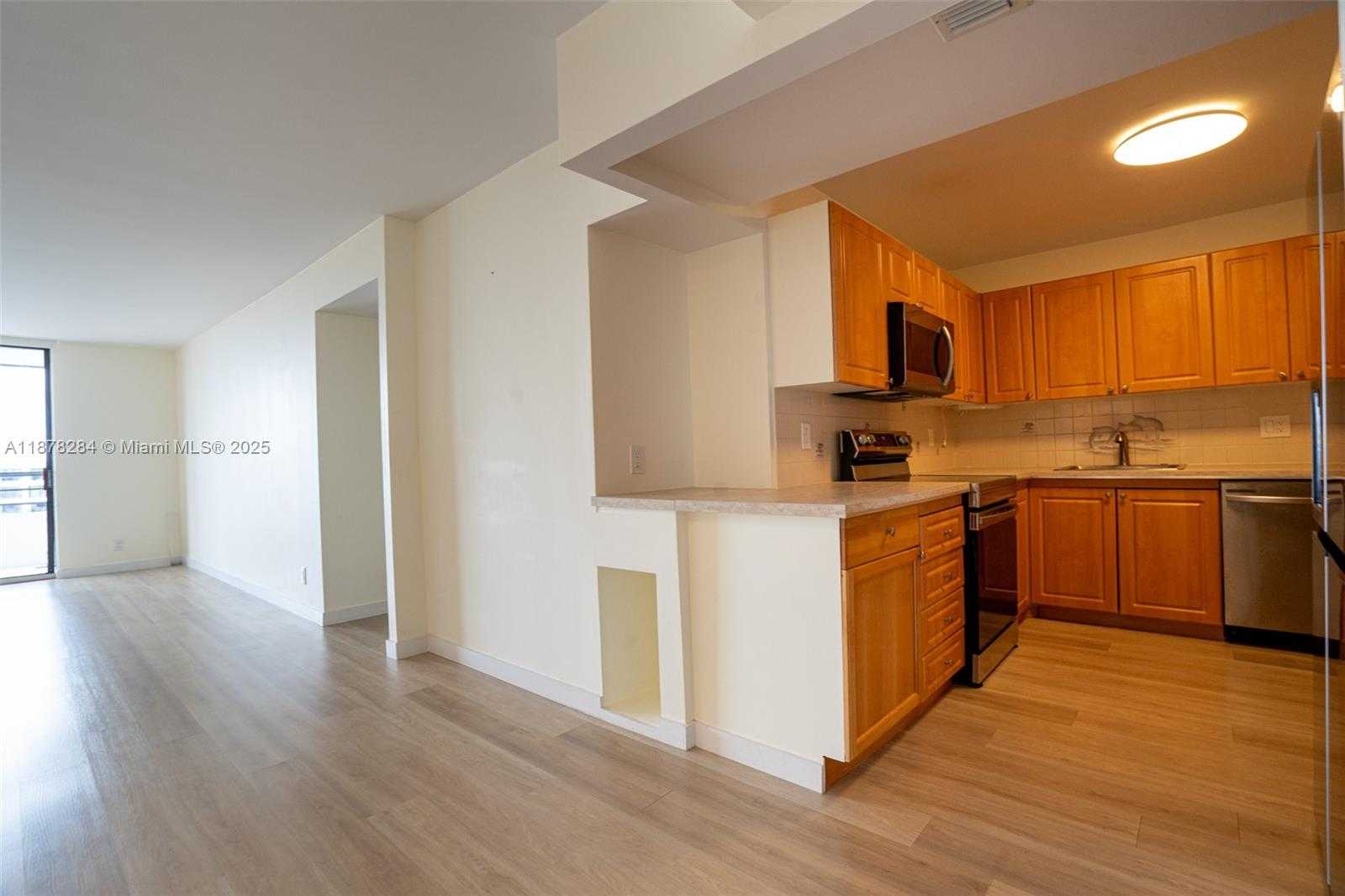 Small Image of 2500 PARKVIEW DR #2020, Hallandale Beach Number 12