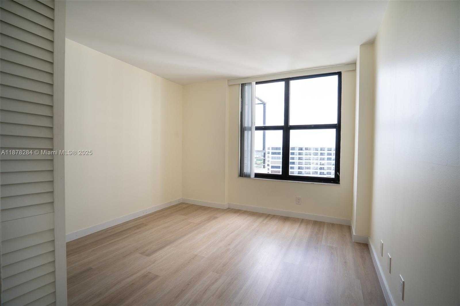 Small Image of 2500 PARKVIEW DR #2020, Hallandale Beach Number 14