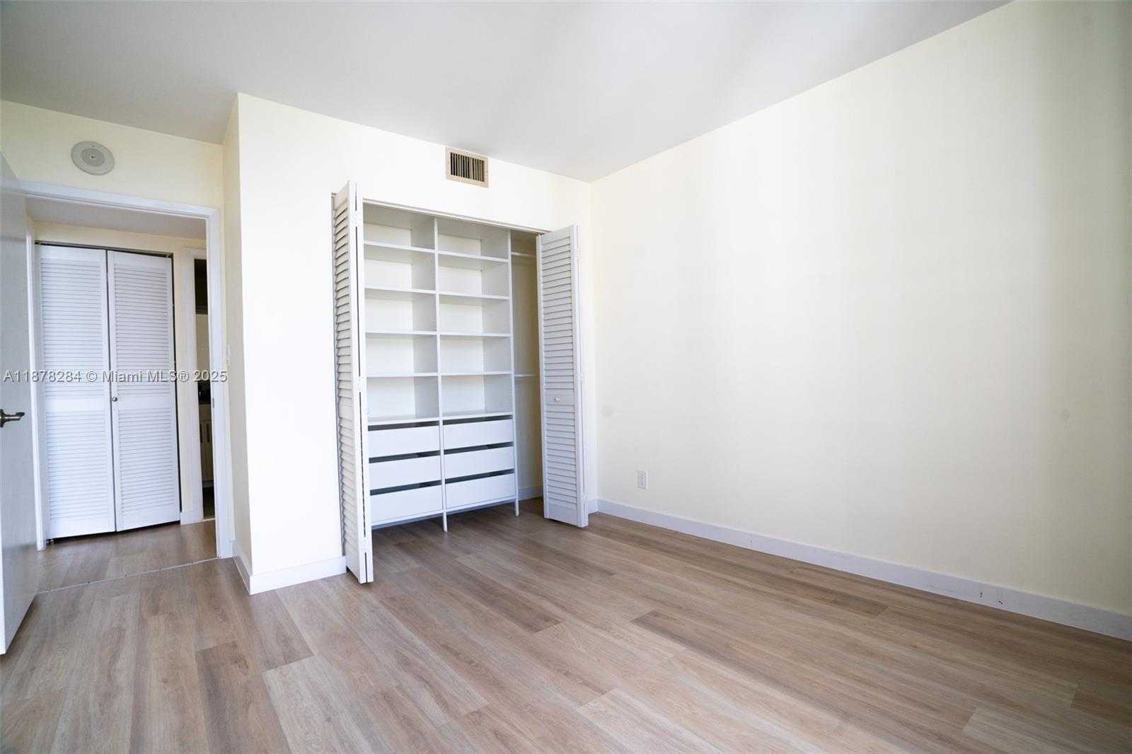 Small Image of 2500 PARKVIEW DR #2020, Hallandale Beach Number 15