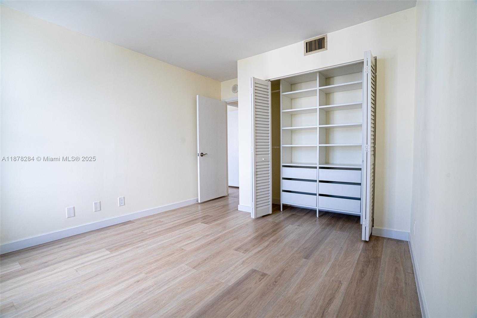 Small Image of 2500 PARKVIEW DR #2020, Hallandale Beach Number 18