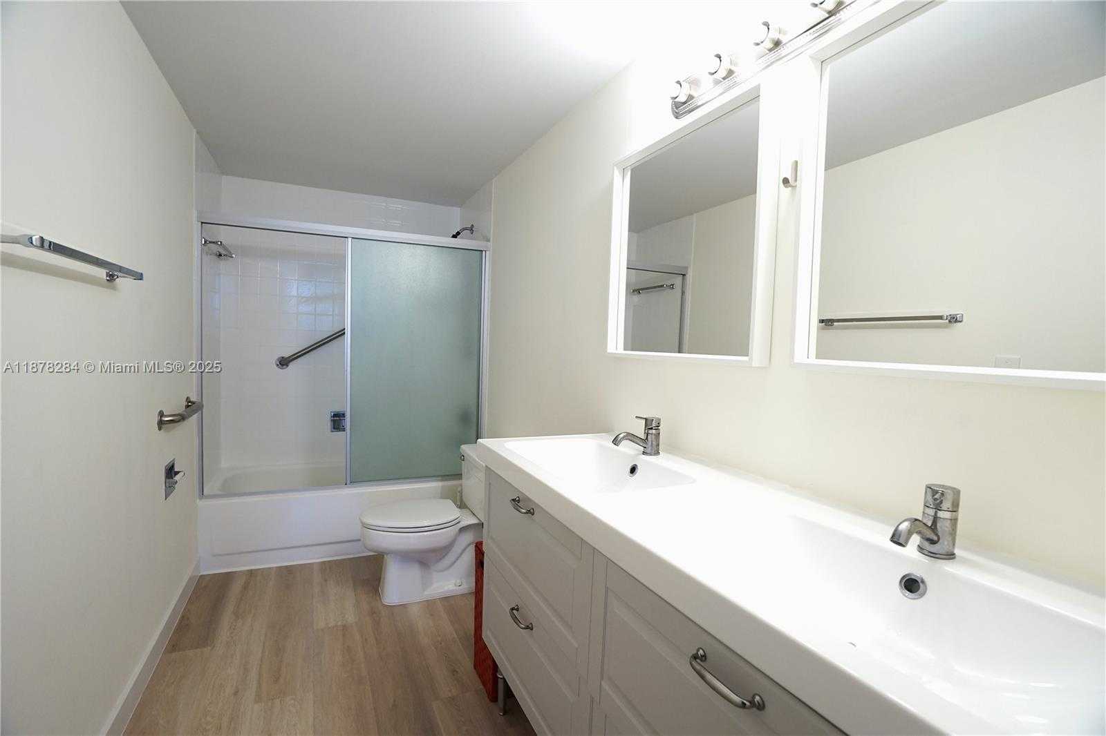 Small Image of 2500 PARKVIEW DR #2020, Hallandale Beach Number 20