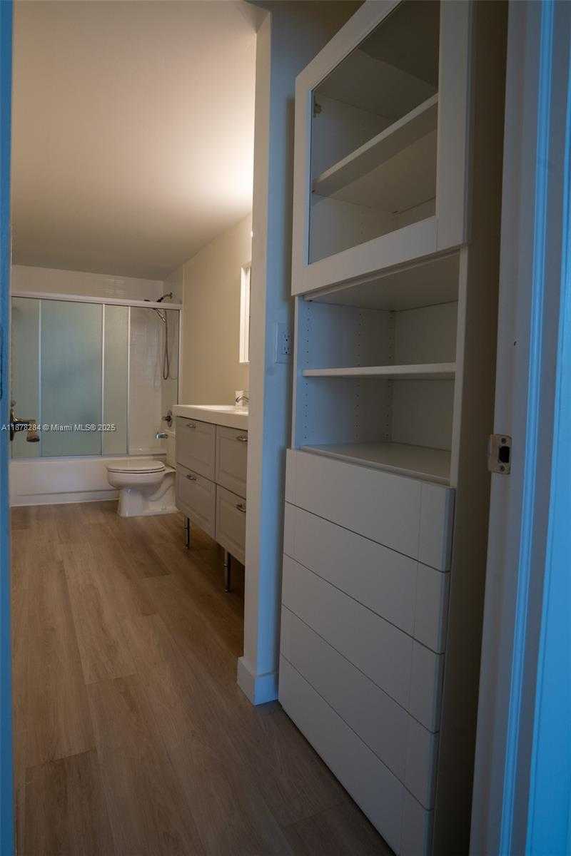 Small Image of 2500 PARKVIEW DR #2020, Hallandale Beach Number 22