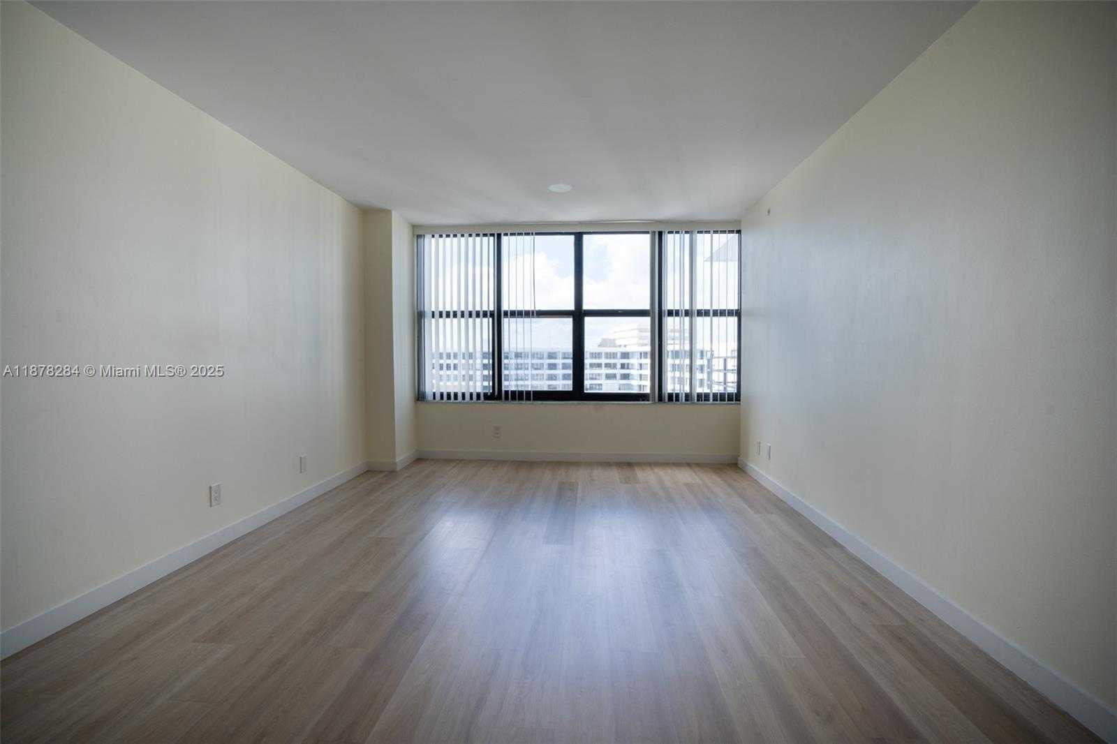 Small Image of 2500 PARKVIEW DR #2020, Hallandale Beach Number 23