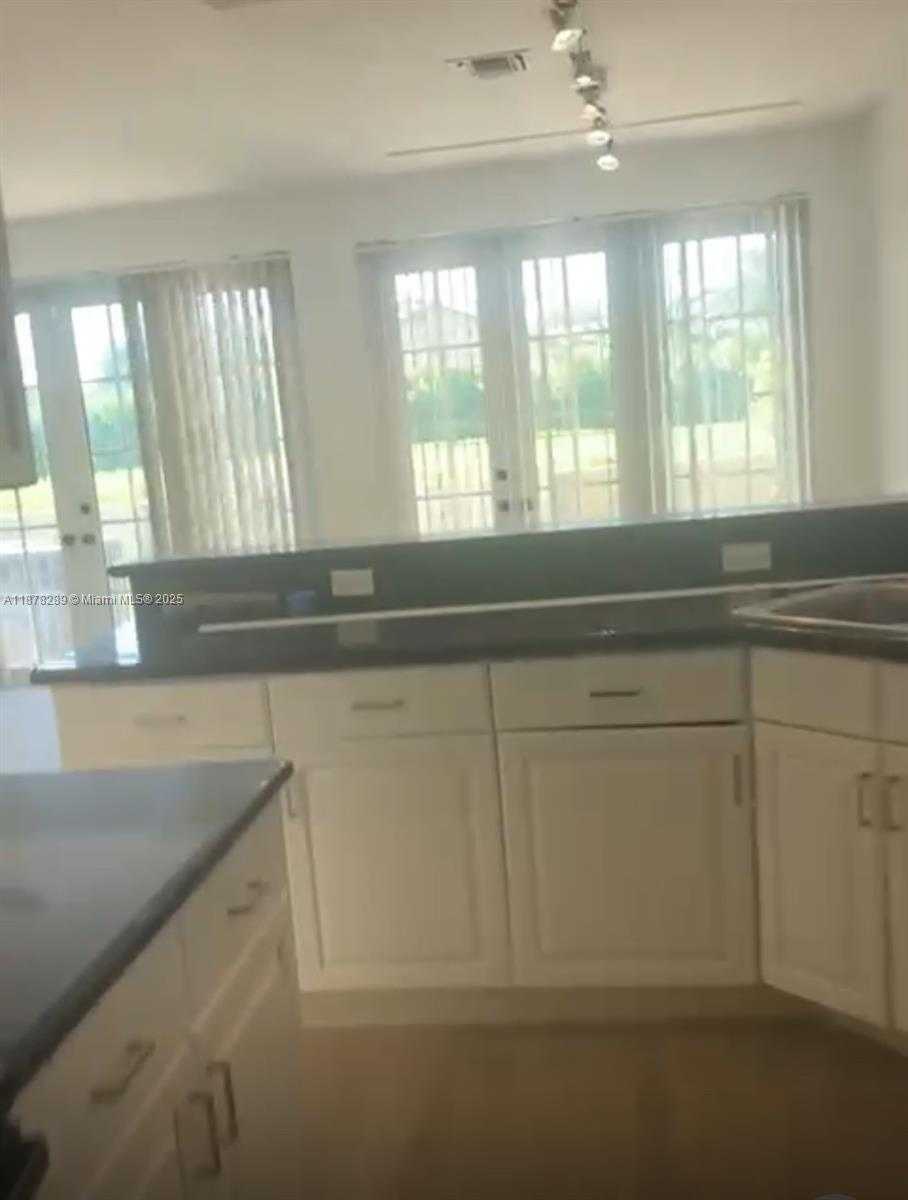 Small Image of 12312 ROYAL PALM BLVD #6, Coral Springs Number 5