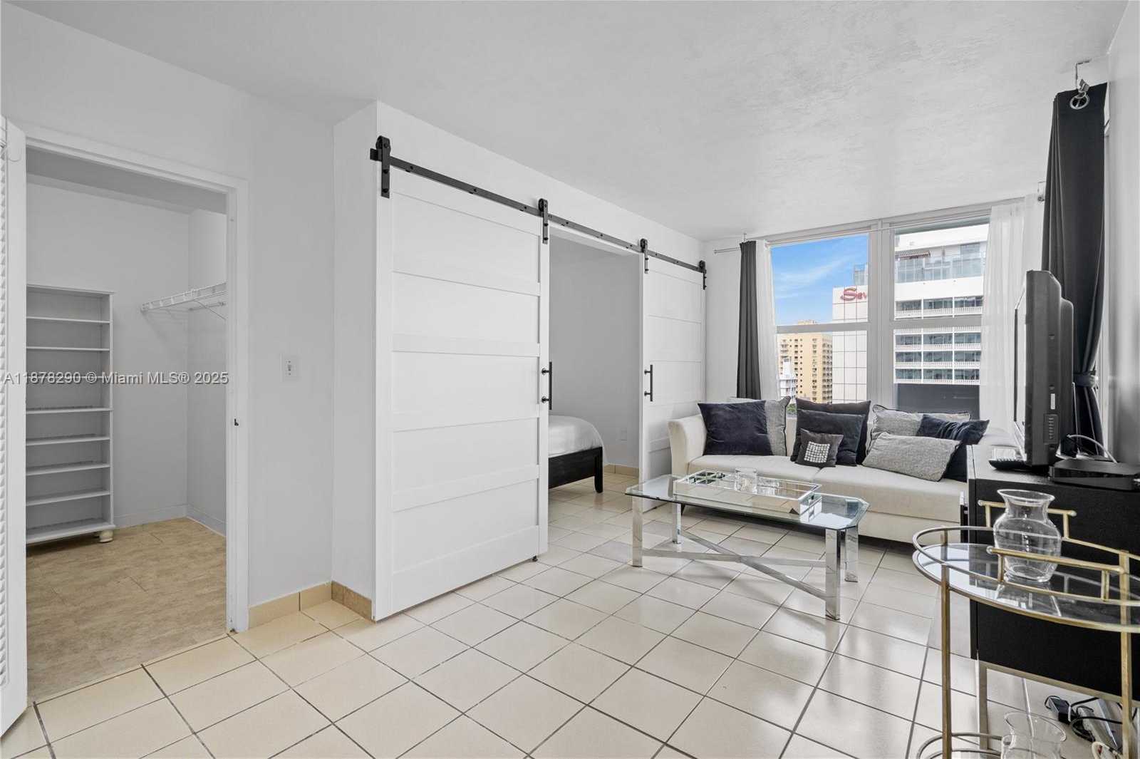 Small Image of 2899 COLLINS AVE #1021, Miami Beach Number 15
