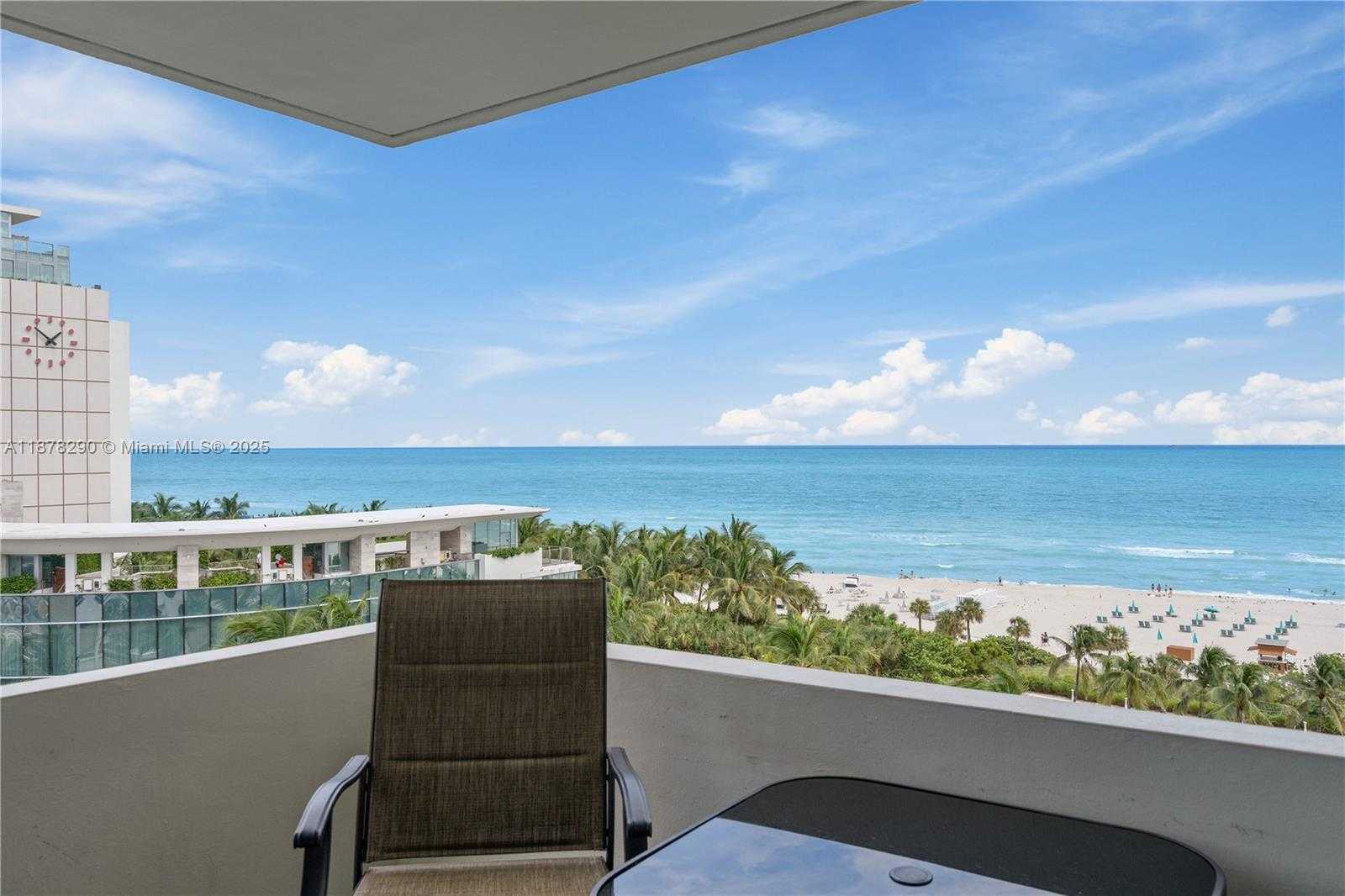 Small Image of 2899 COLLINS AVE #1021, Miami Beach Number 2