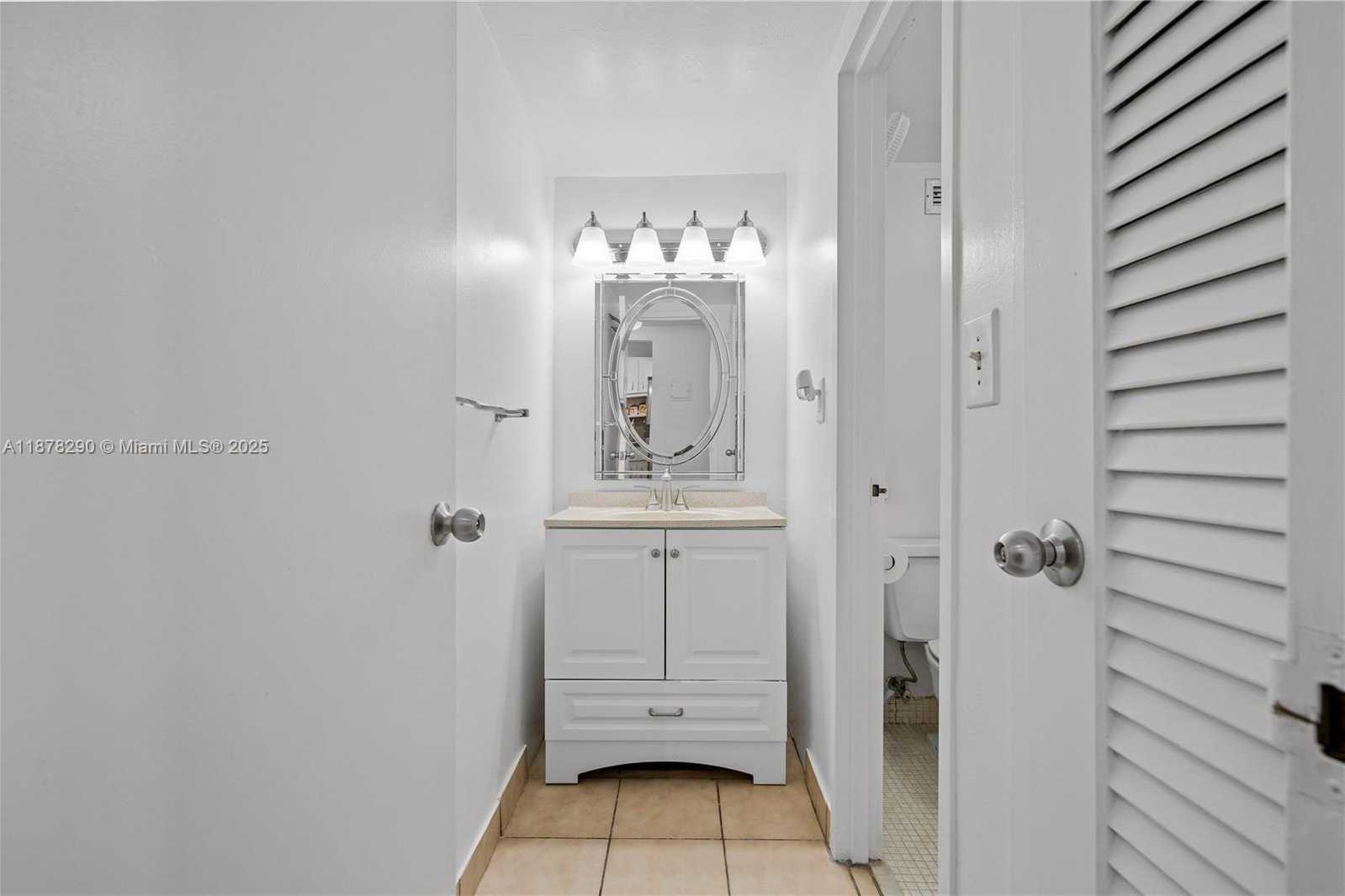 Small Image of 2899 COLLINS AVE #1021, Miami Beach Number 25