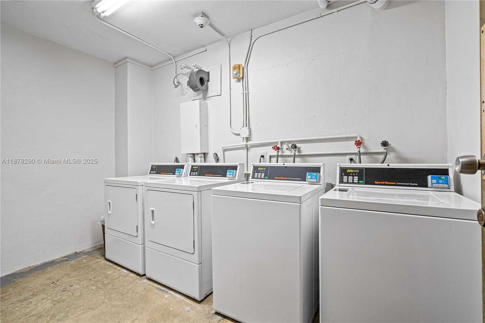 Small Image of 2899 COLLINS AVE #1021, Miami Beach Number 28