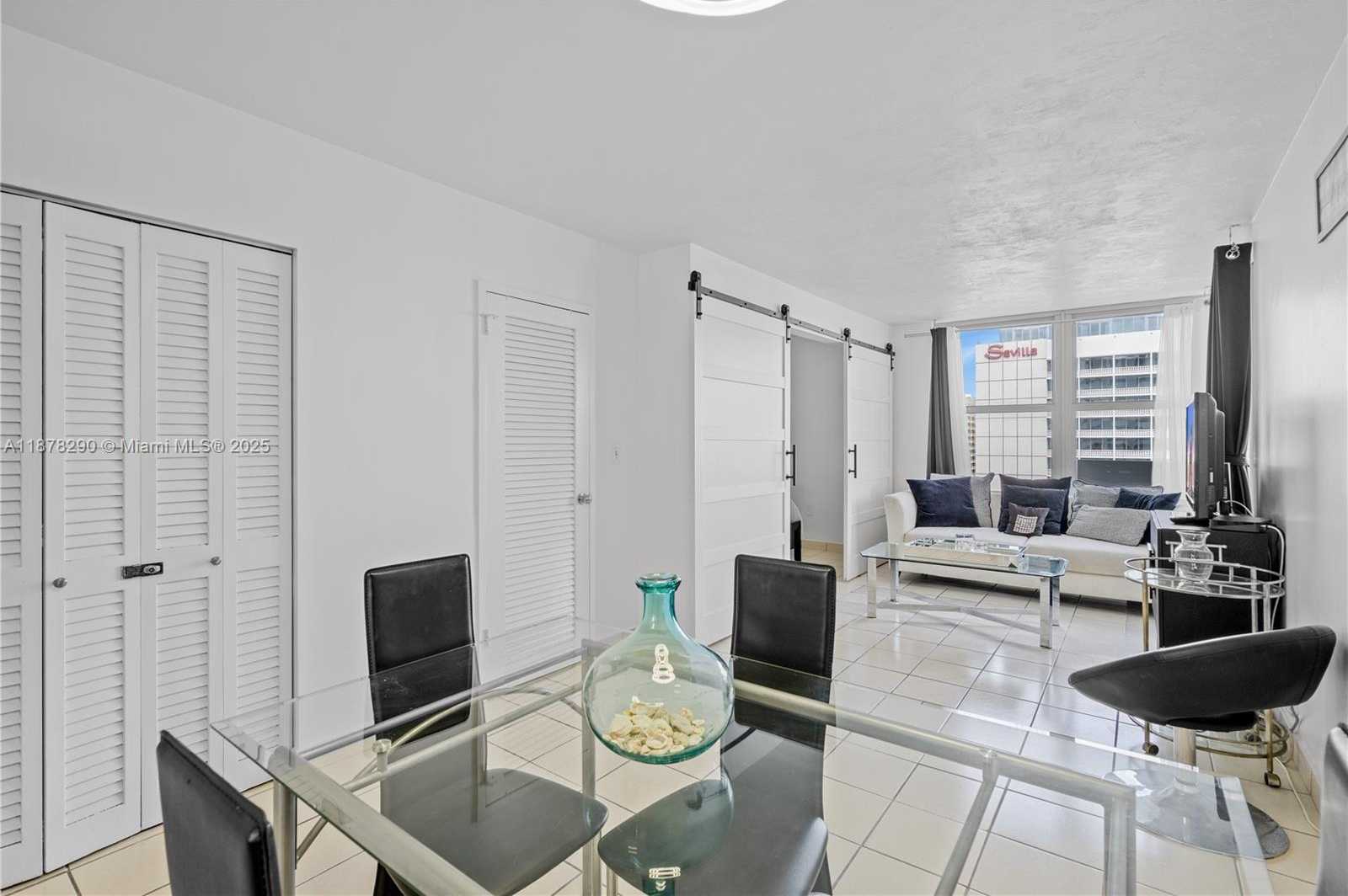 Small Image of 2899 COLLINS AVE #1021, Miami Beach Number 7