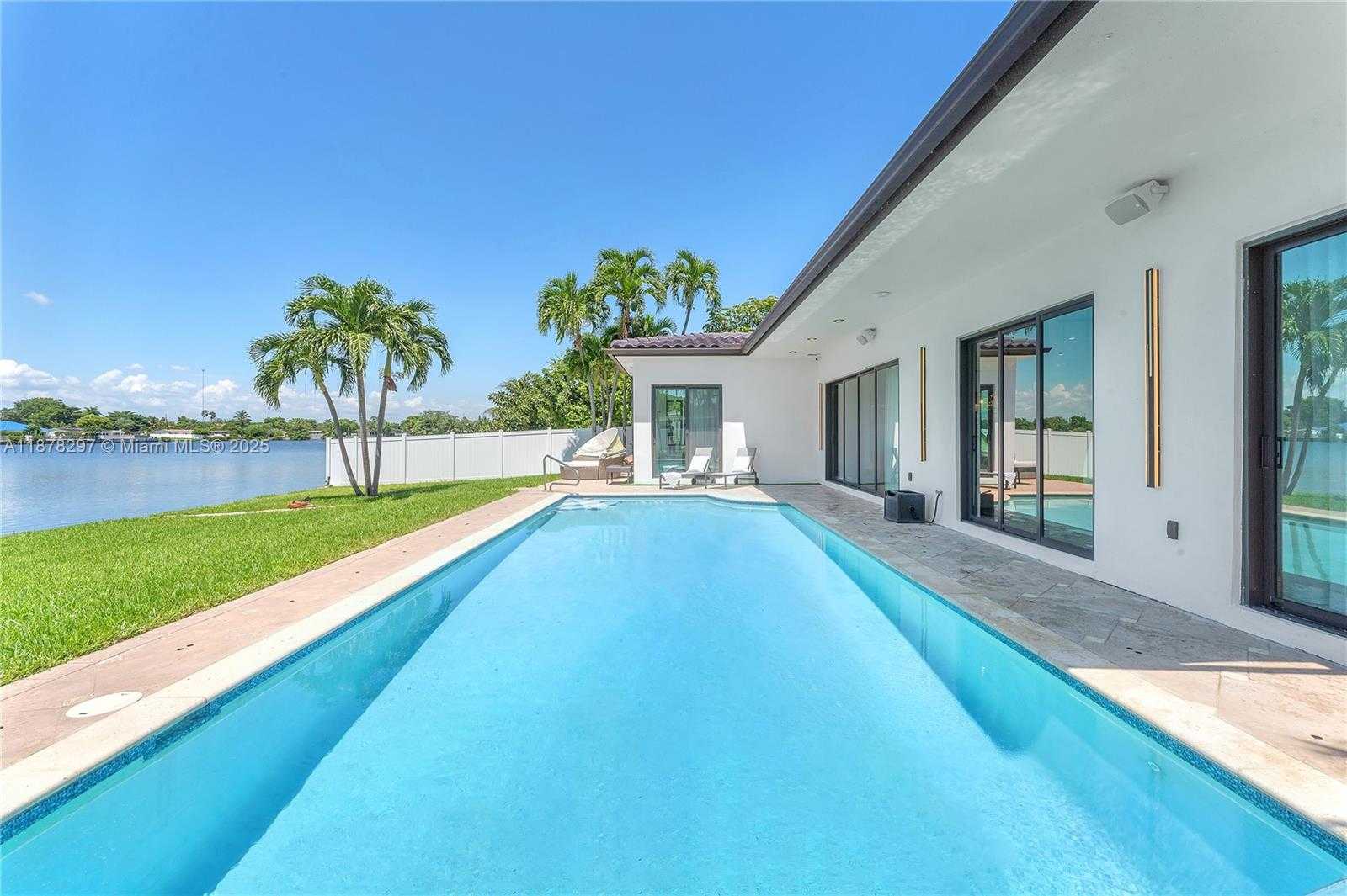 Small Image of 21100 NORTH EAST 25TH CT, Miami Number 15